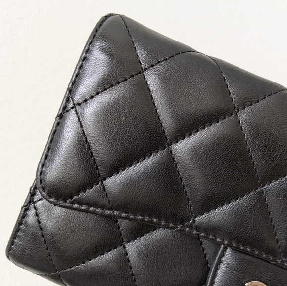 Chanel Diamond Stitch CC flap wallet - Picture 14 of 15